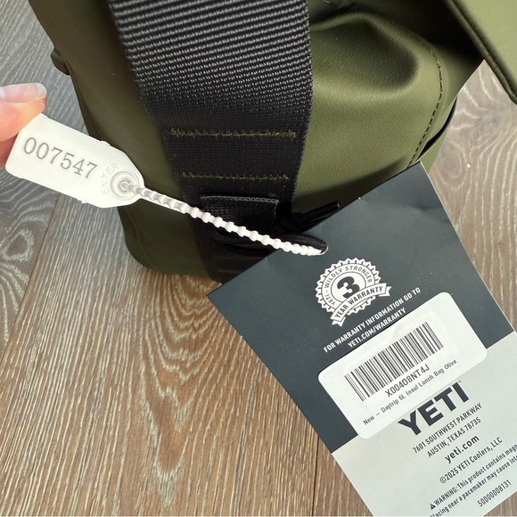 YETI '6L Lunch Bag' in Olive - Picture 15 of 16